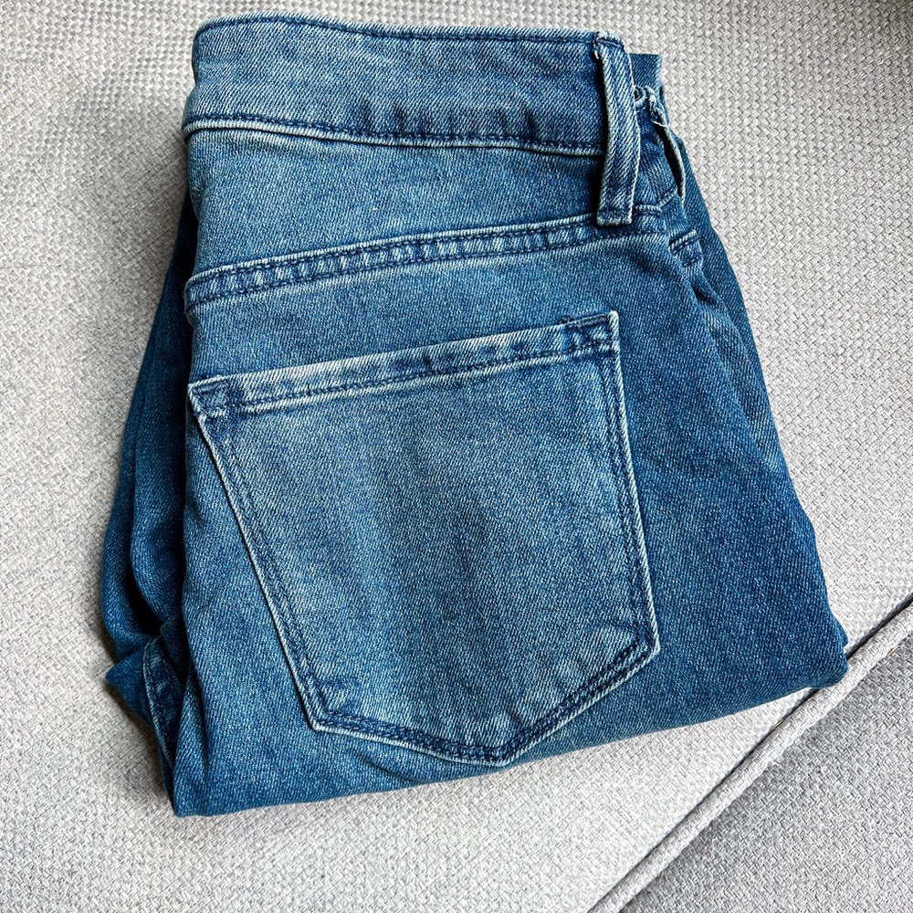 Old Navy Women’s Straight Leg Jeans